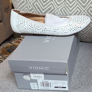 New Vionic 8.5 Spark Robyn White Flat
